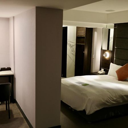 Hub Hotel - Zhongshan Branch Тайпей Екстериор снимка