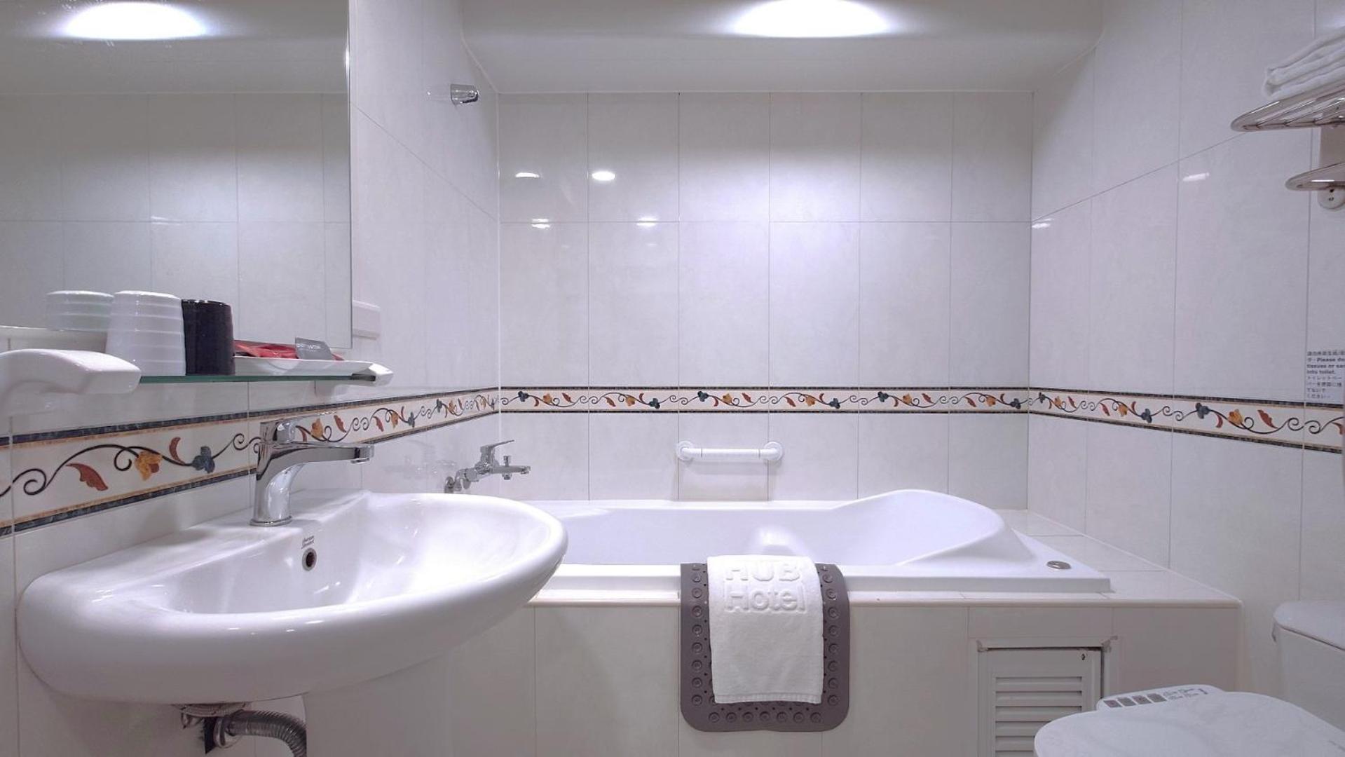Hub Hotel - Zhongshan Branch Тайпей Екстериор снимка