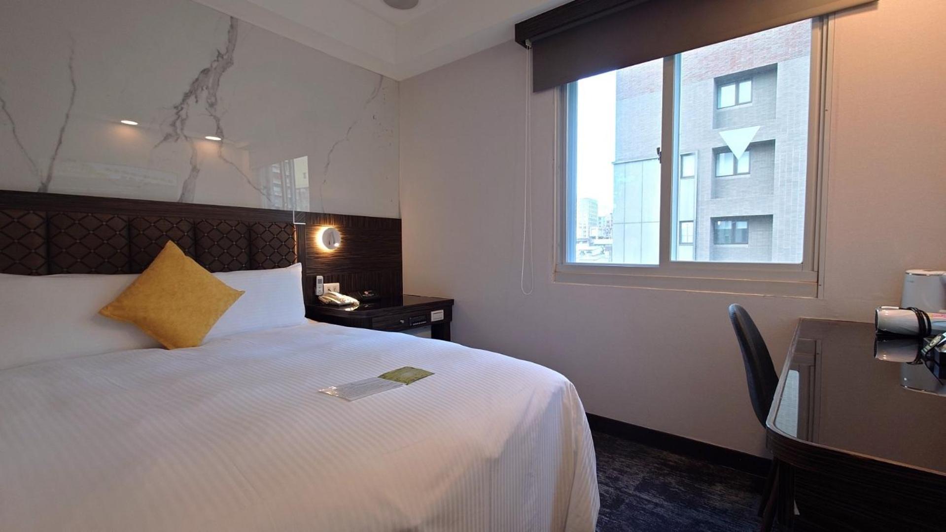 Hub Hotel - Zhongshan Branch Тайпей Екстериор снимка